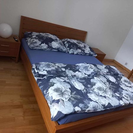 Apartman Pistacia Priame Centrum Bb Besztercebánya Kültér fotó