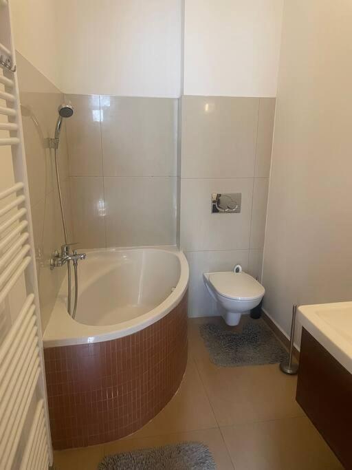 Apartman Pistacia Priame Centrum Bb Besztercebánya Kültér fotó