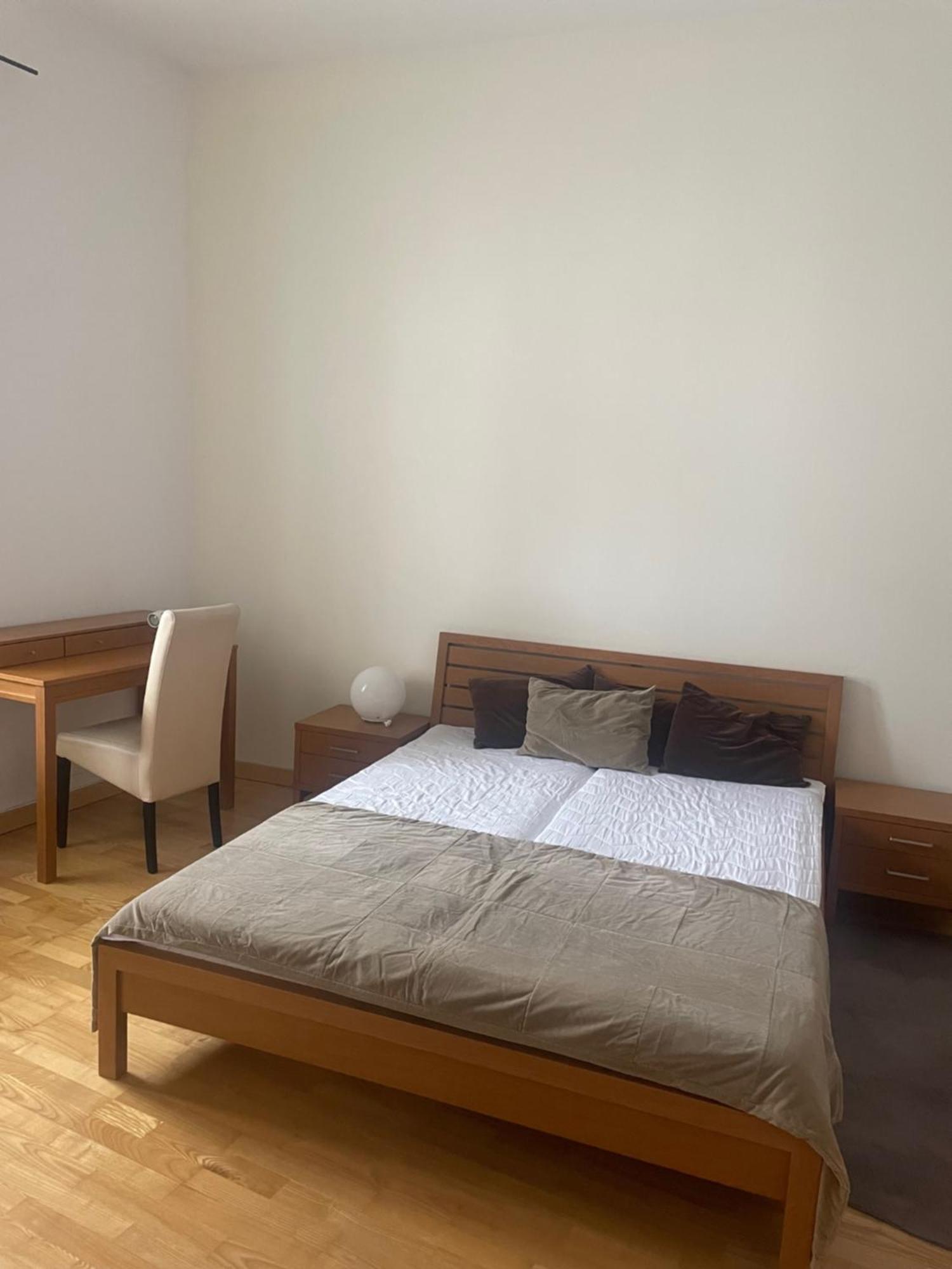 Apartman Pistacia Priame Centrum Bb Besztercebánya Kültér fotó